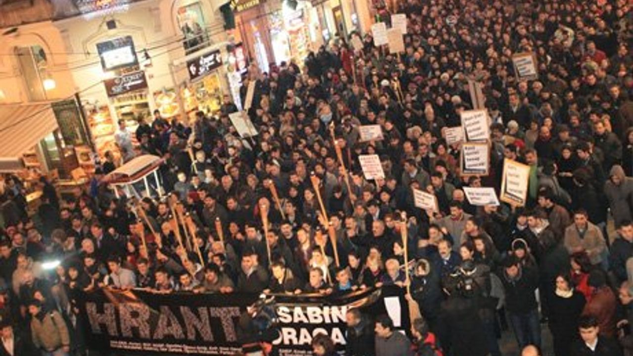 Hrant'ın arkadaşları meşalelerle yürüdüler