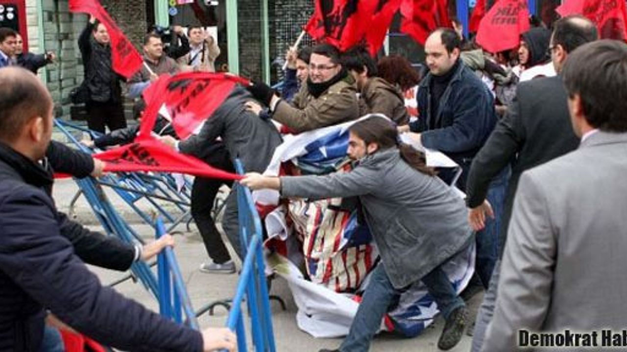 İncirlik'teki Patriot protestosuna polis müdahalesi