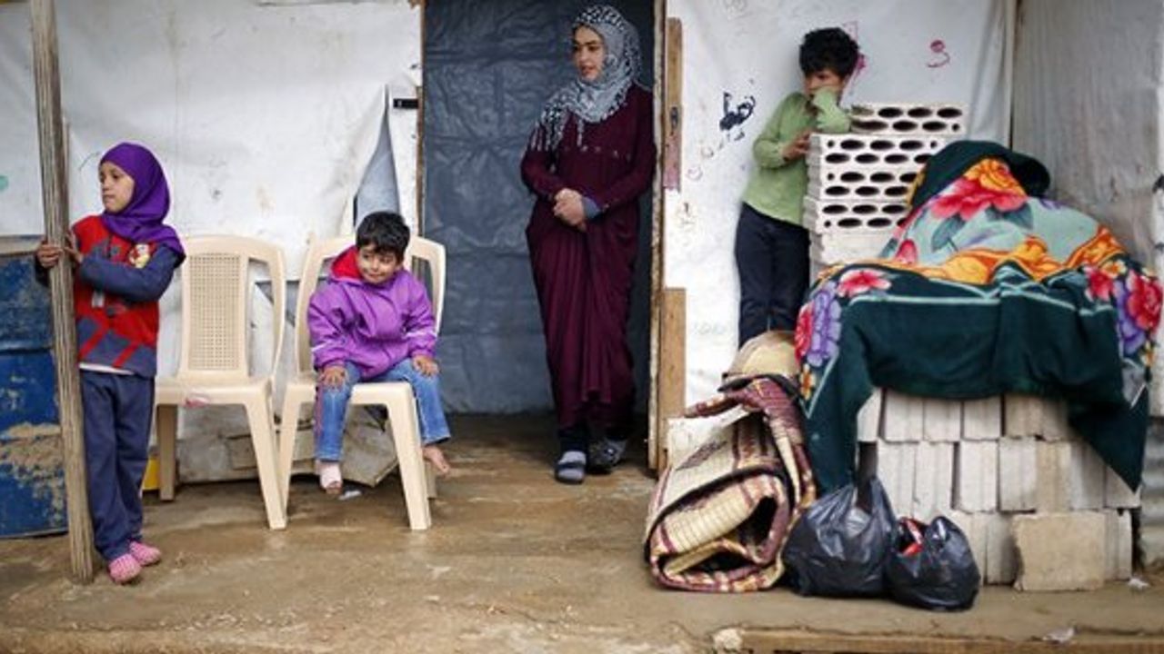 Lübnan'da Suriyeli mülteciler için sokağa çıkma yasağı getirildi
