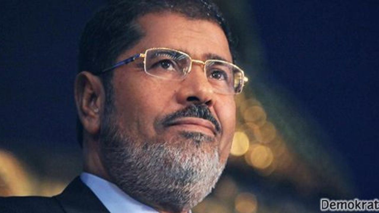 Mısır ordusu Mursi'ye 'Türkiye'ye git' demiş