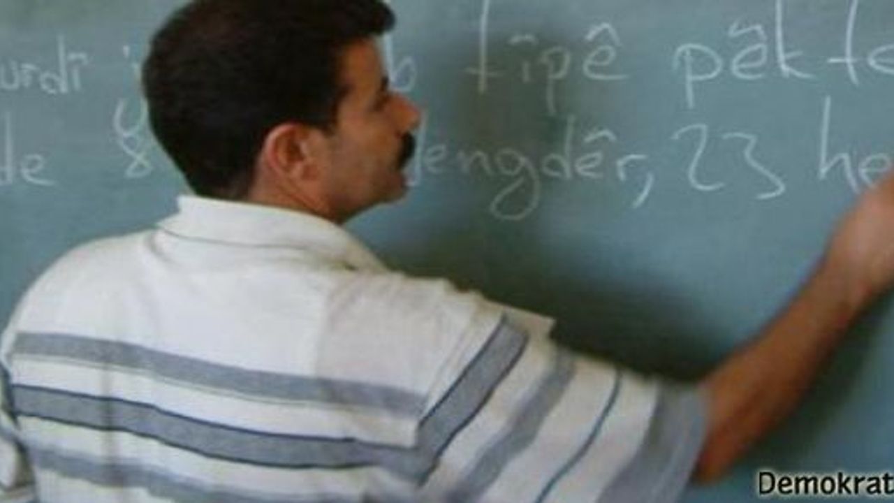 Özel okullarda Kürtçe eğitim nasıl yapılacak?