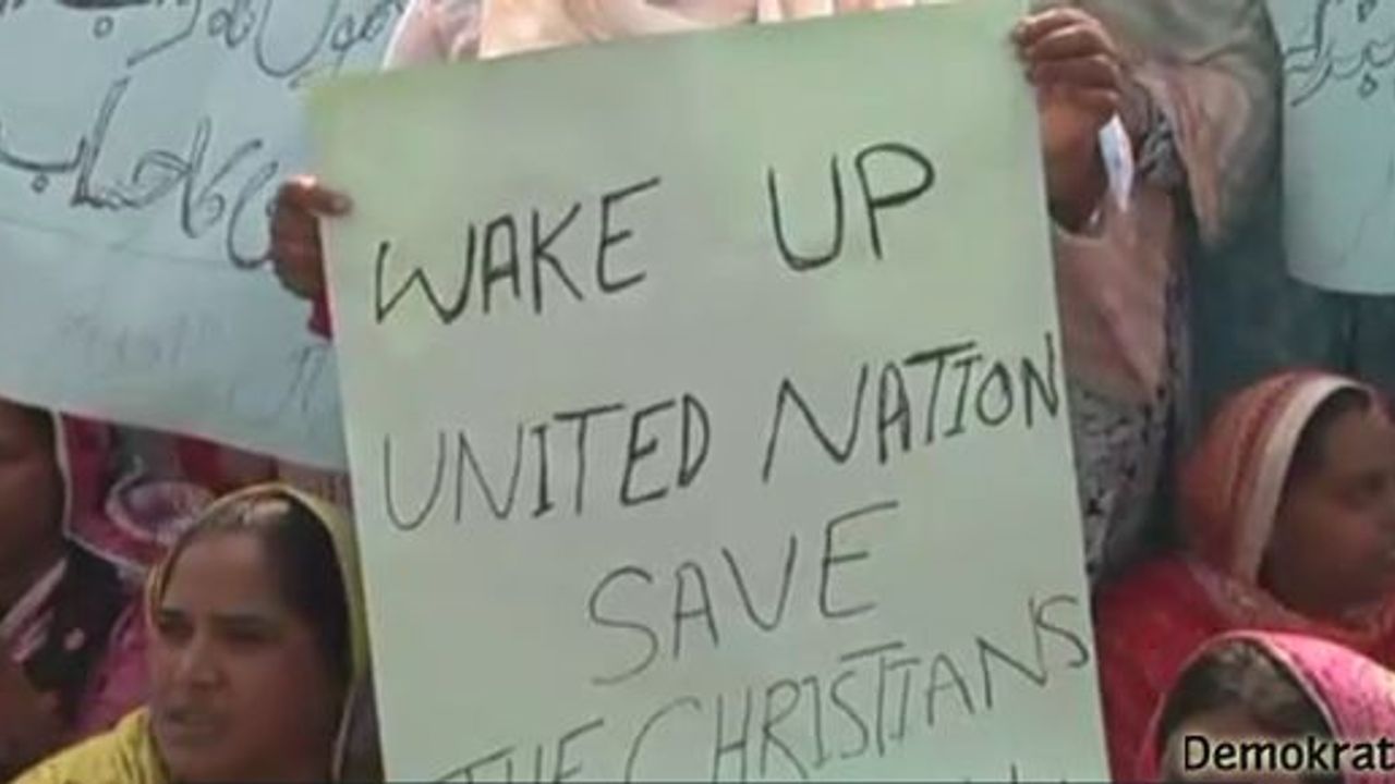 Pakistan'da Hristiyanlar can güvenliklerini istiyor