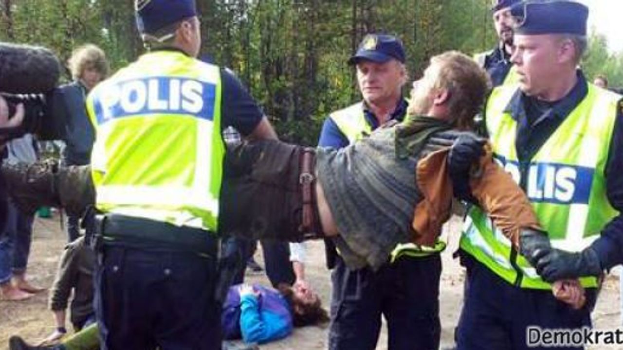Samiler İsveç Kralını protestolarla karşıladı