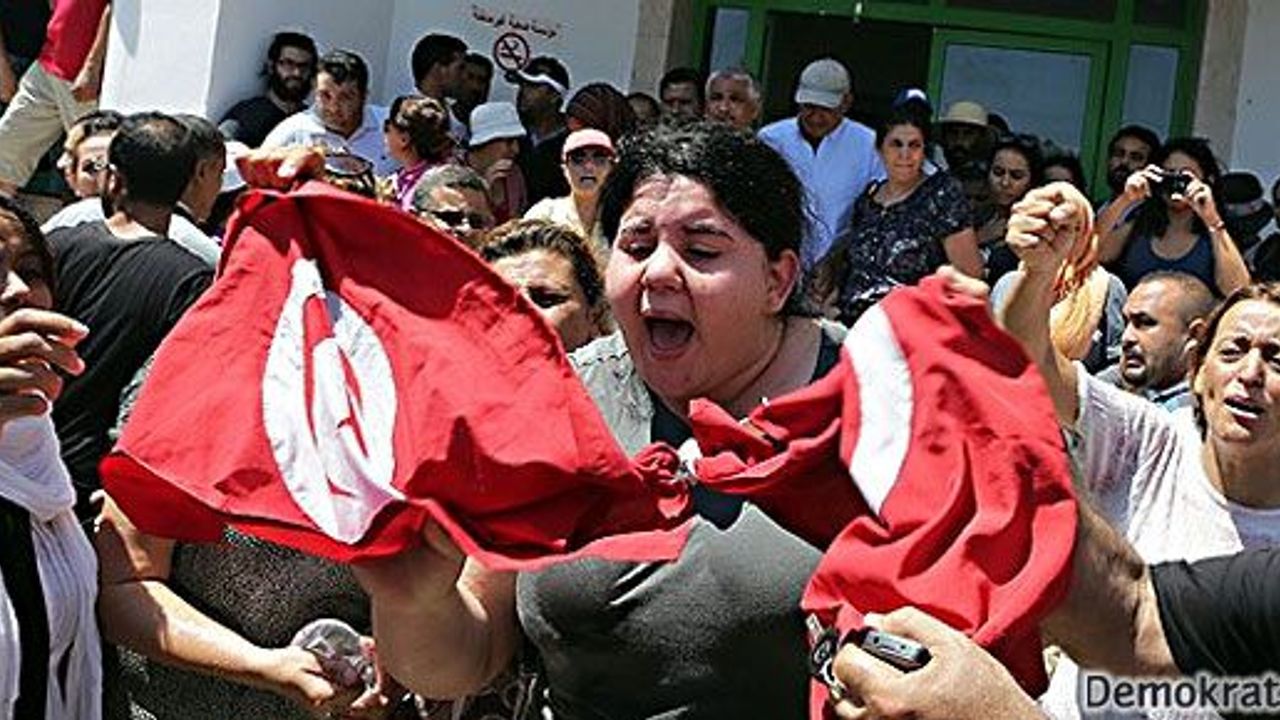  Tunus'ta muhalif lidere suikast