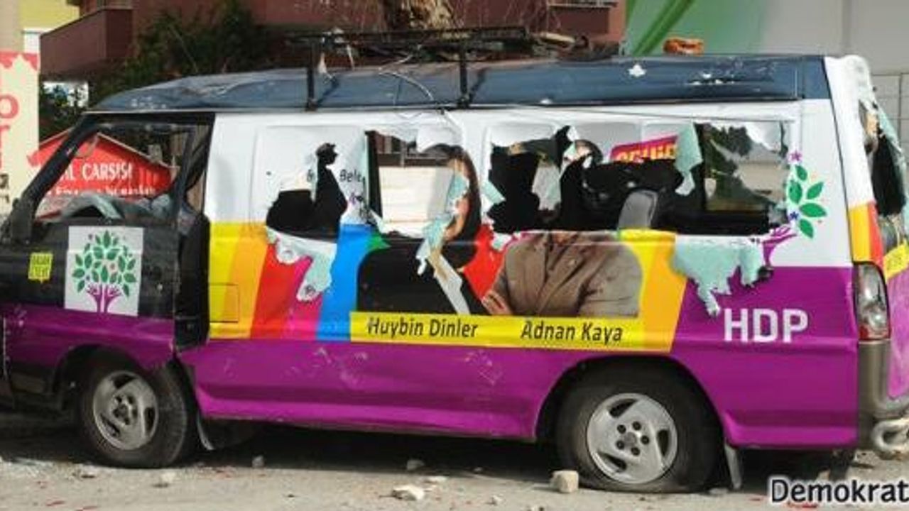 Urla'da HDP'ye saldırı