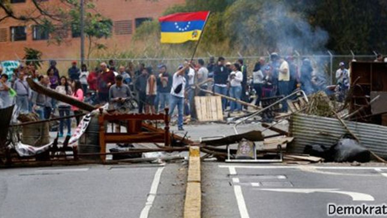 Venezuela'da diyalog önerisi rafa kalktı