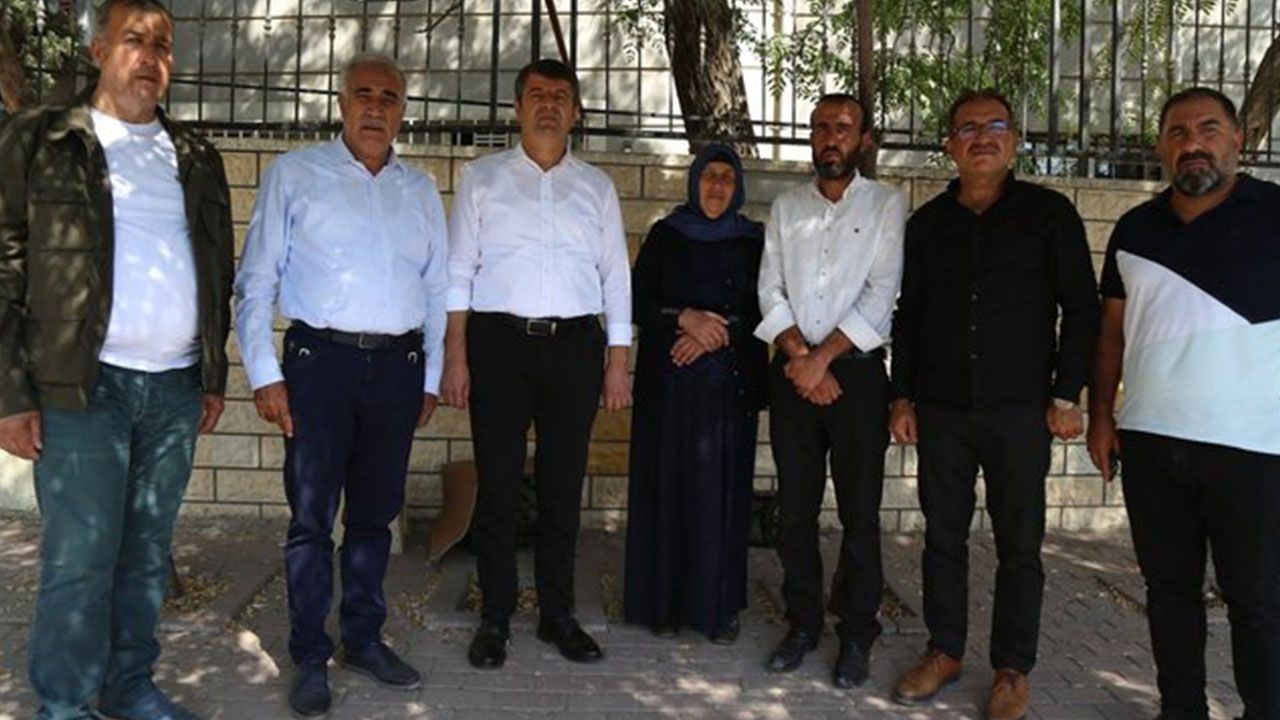 CHP'den Adalet Nöbeti'ndeki Şenyaşar ailesine ziyaret