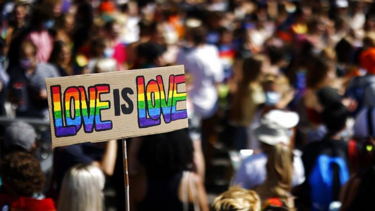 İsviçre'de eşcinsellere evlilik eşitliği tanıyan yasaya onay