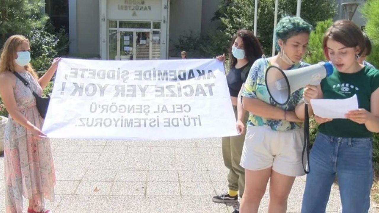 İTÜ öğrencilerinden Celal Şengör protestosu