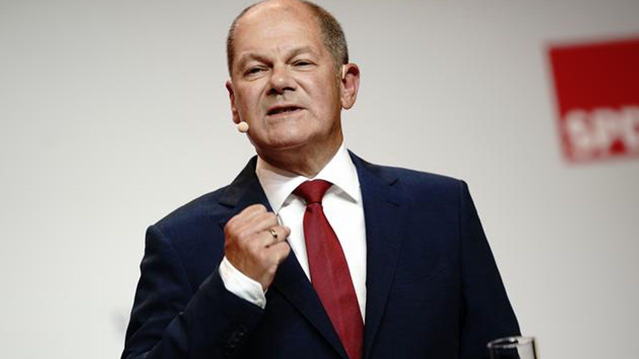 Almanya seçimlerinden birinci çıkan Sosyal Demokrat Parti lideri Olaf Scholz kimdir?