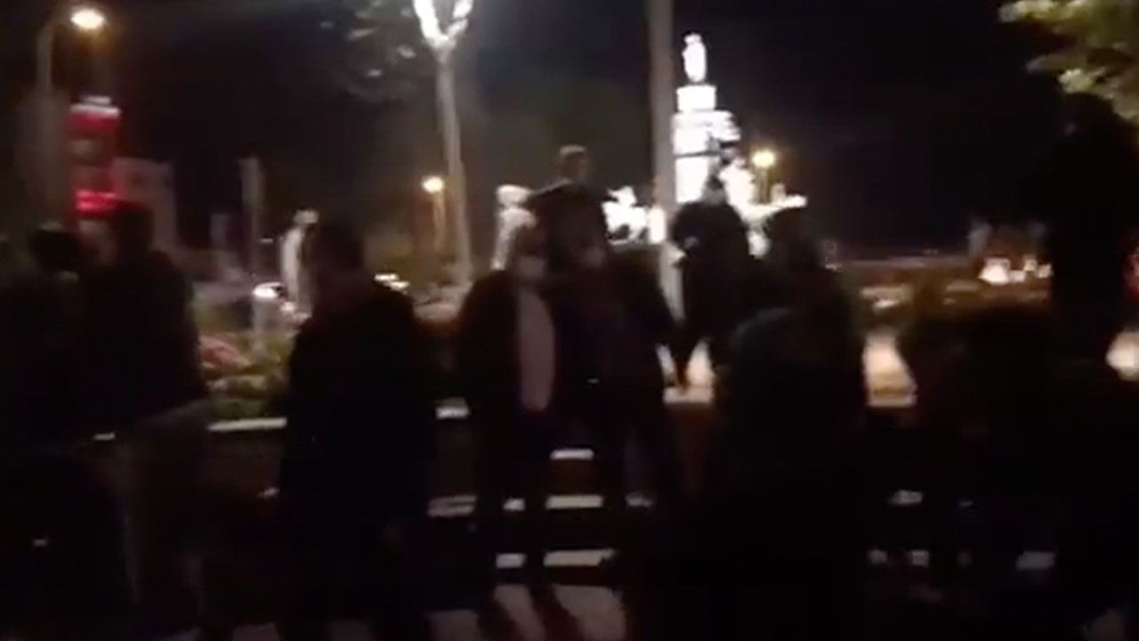 'Barınamıyoruz' diyen öğrencilere polis saldırdı