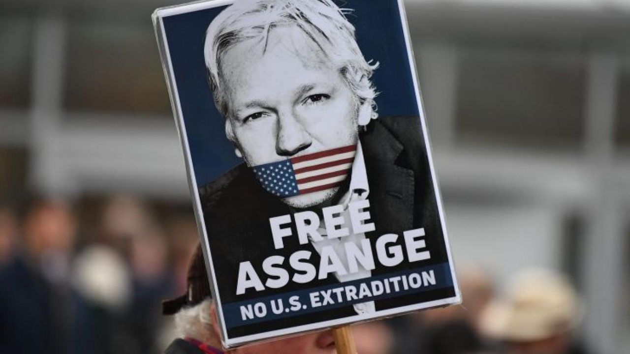 WikiLeaks'in kurucusu Julian Assange'ın kardeşi: İntihar etmesinden korkuyoruz