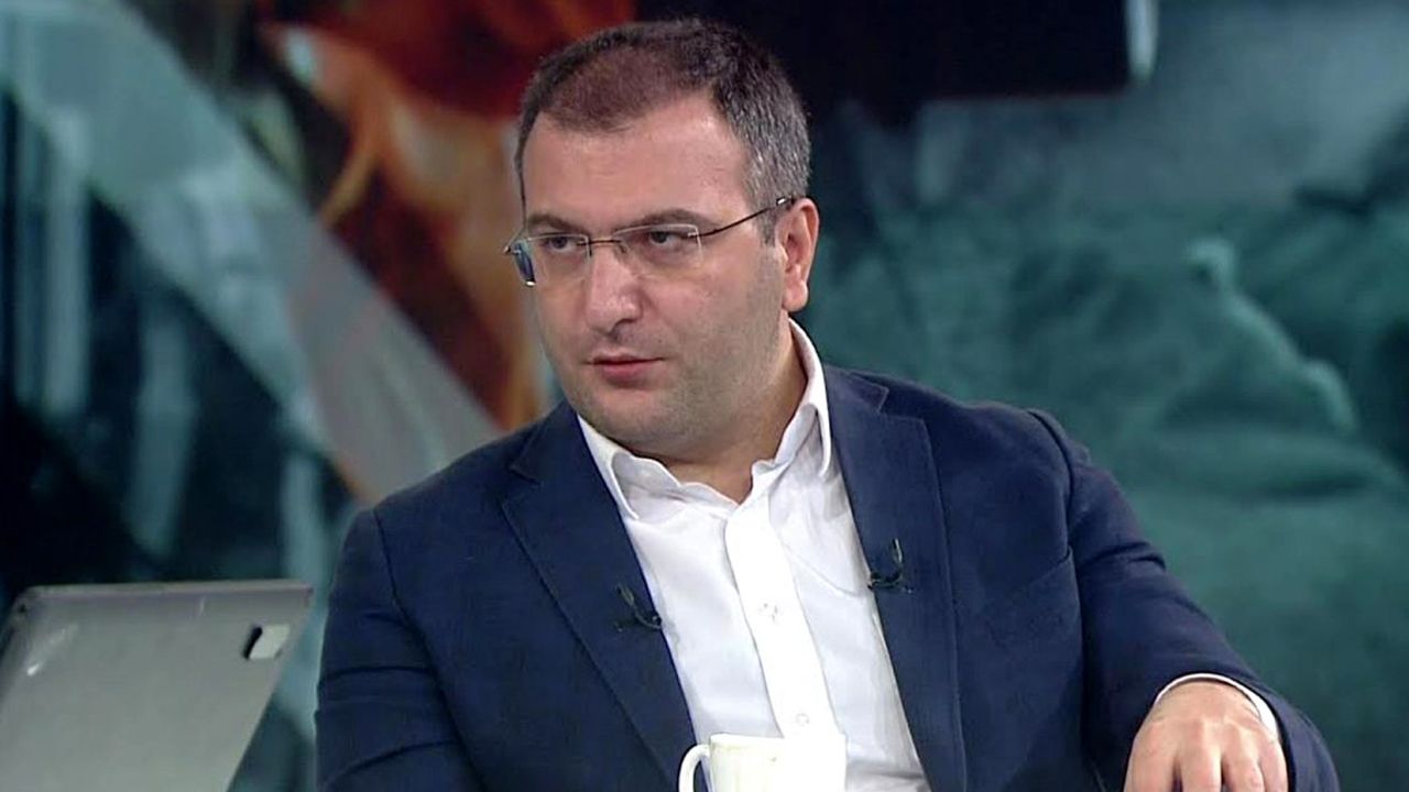 HDP'li iki vekile 'terörist' diyen Cem Küçük'e para cezası