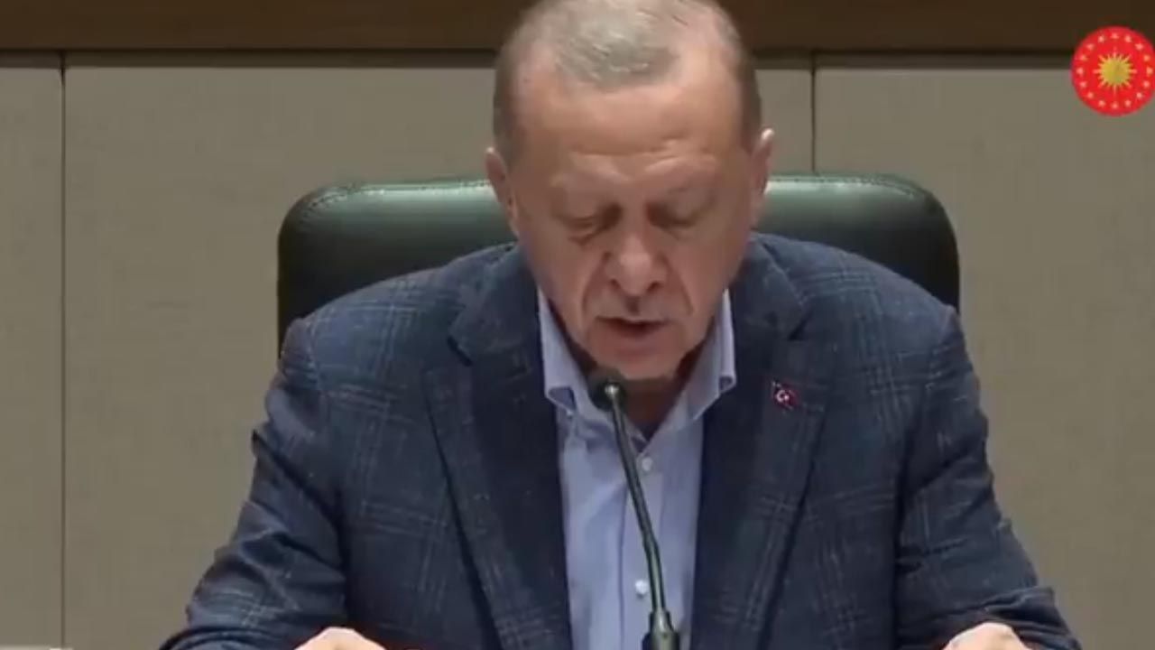 Erdoğan, gazetecinin sorusuna metne bakarak yanıt verdi