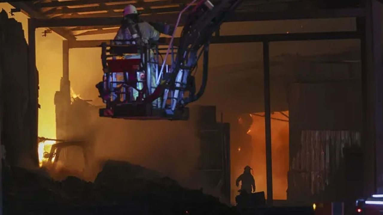 İstanbul'da fabrika yangını: 1 işçi hayatını kaybetti