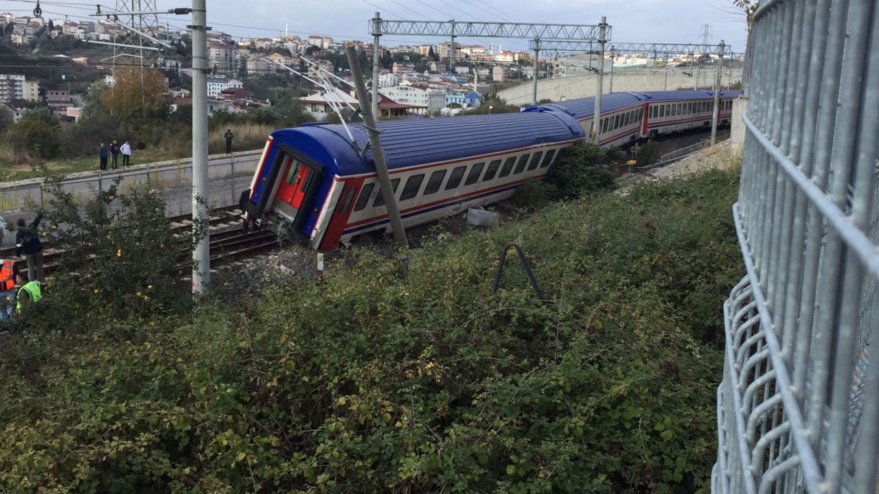 Kocaeli'de yolcu treni kazası
