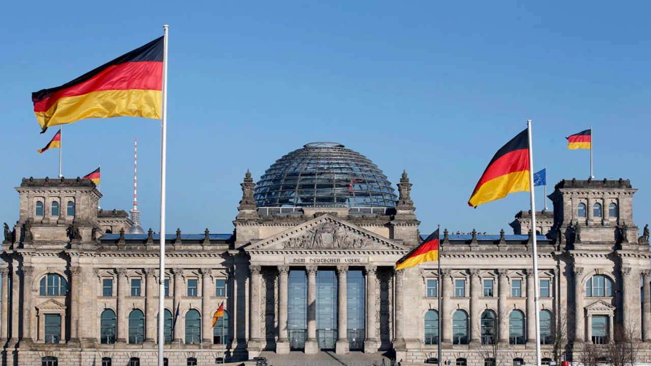 Almanya, 40 Rus diplomatı 'istenmeyen kişi' ilan etti