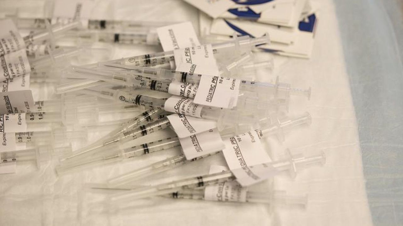 Pfizer'ın Covid-19 aşısının test fazında ihmal iddiası
