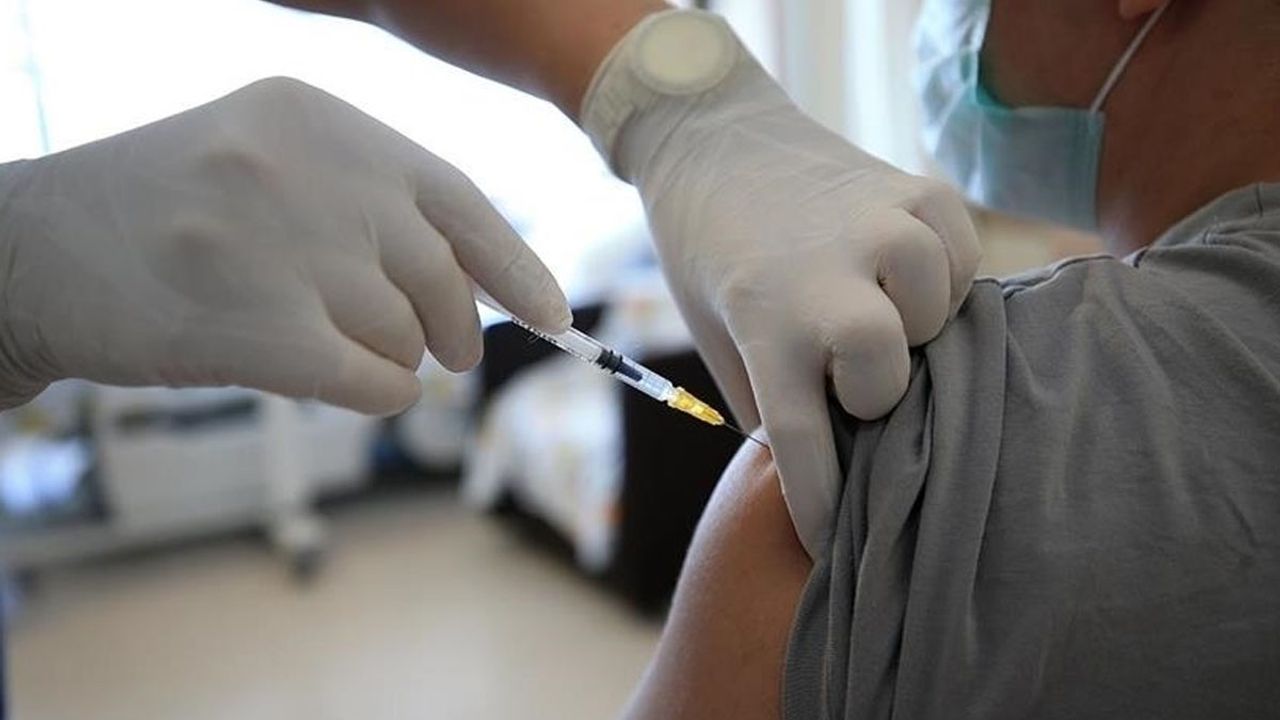 Bilim Kurulu Üyesi Prof. Yavuz: Bazı meslek gruplarına aşı zorunluluğu getirilmeli