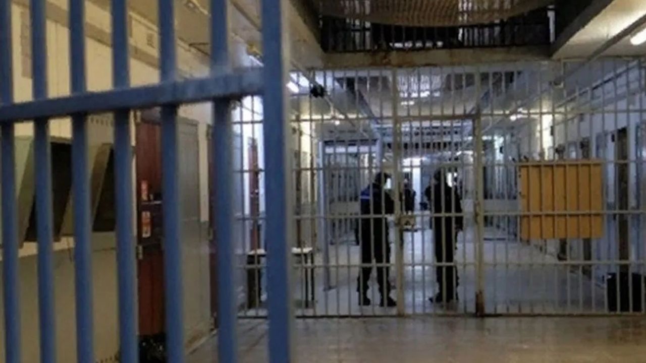 Koğuşa kamera takılmasına itiraz eden tutuklulara ceza
