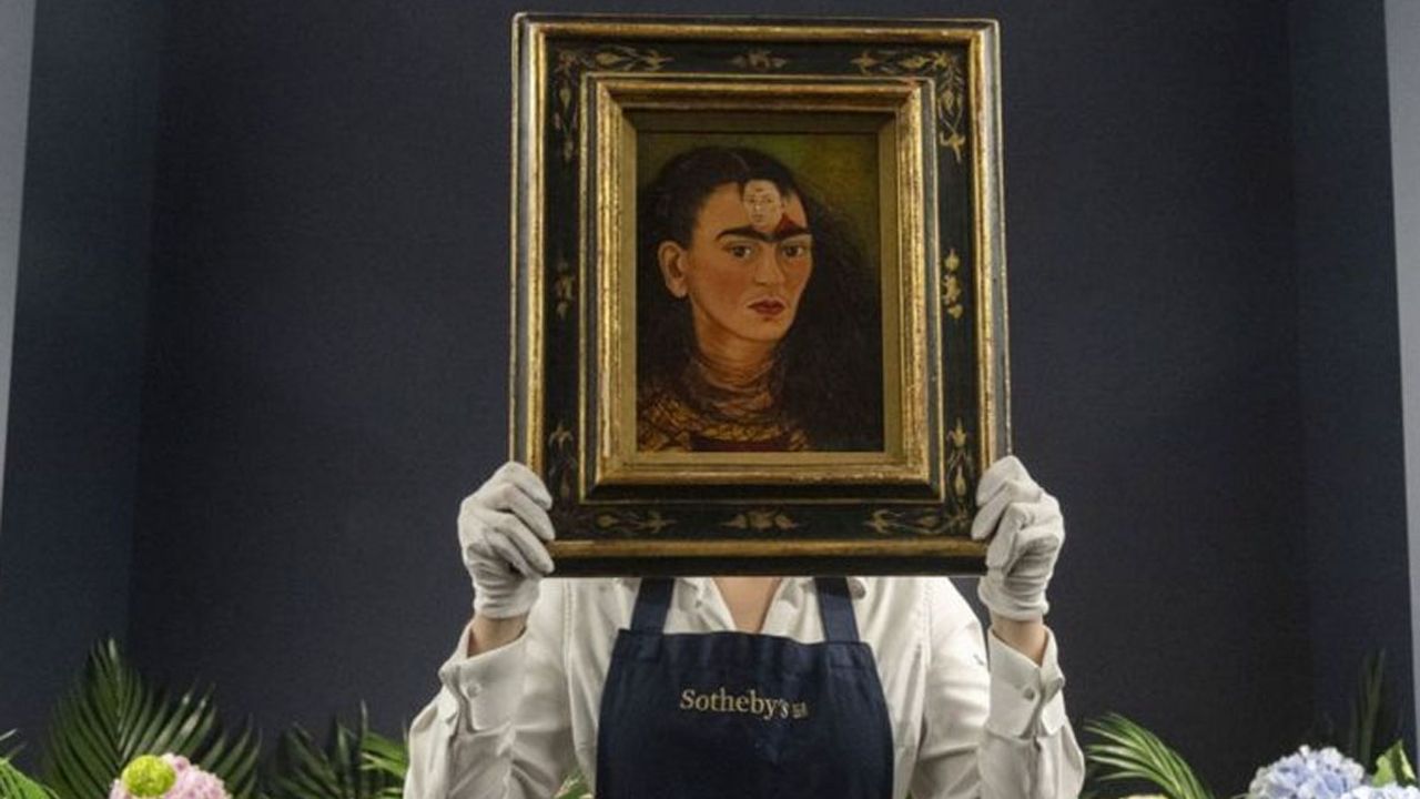Frida Kahlo'nun otoportresi 34,9 milyon dolara satıldı