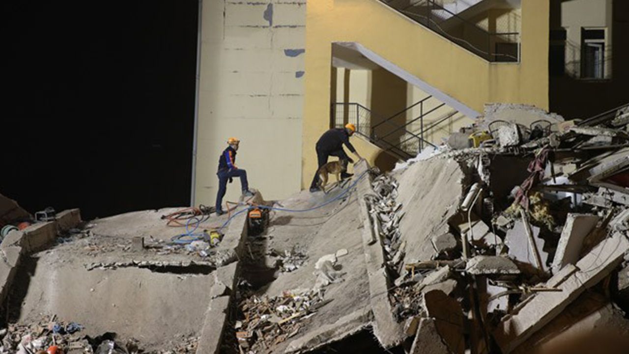 Malatya'da çöken binaya ilişkin 3 kişi tutuklandı
