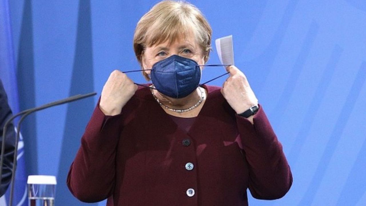 Merkel: Covid salgınında dördüncü dalga bugüne kadar görmediğimiz kadar kötü