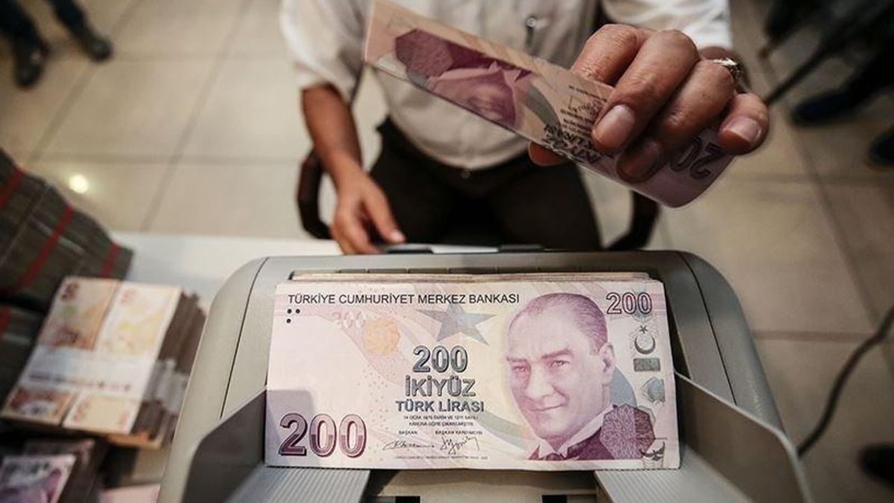 Reuters: Türk Lirası'nın değer kaybı sürüyor
