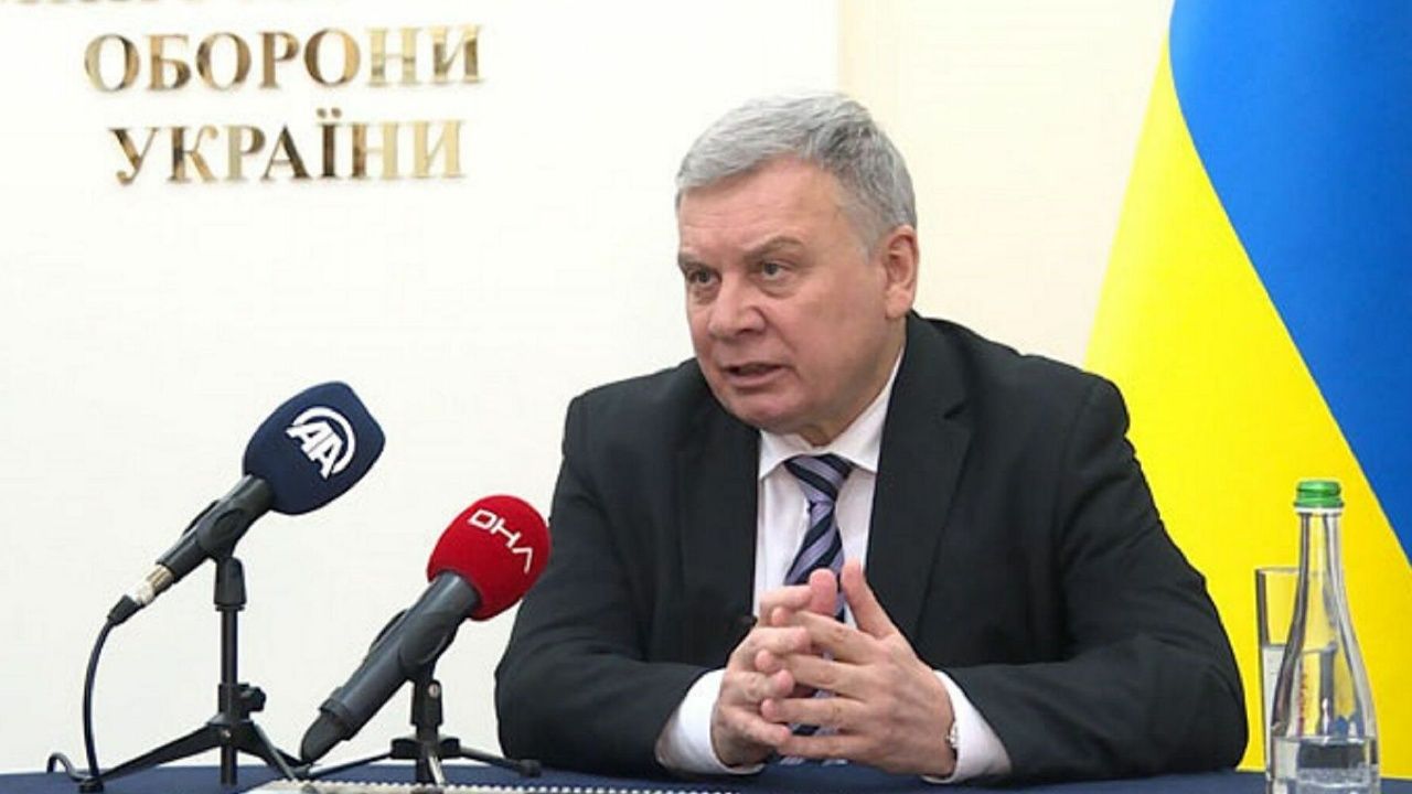 Ukrayna Savunma Bakanı istifa etti