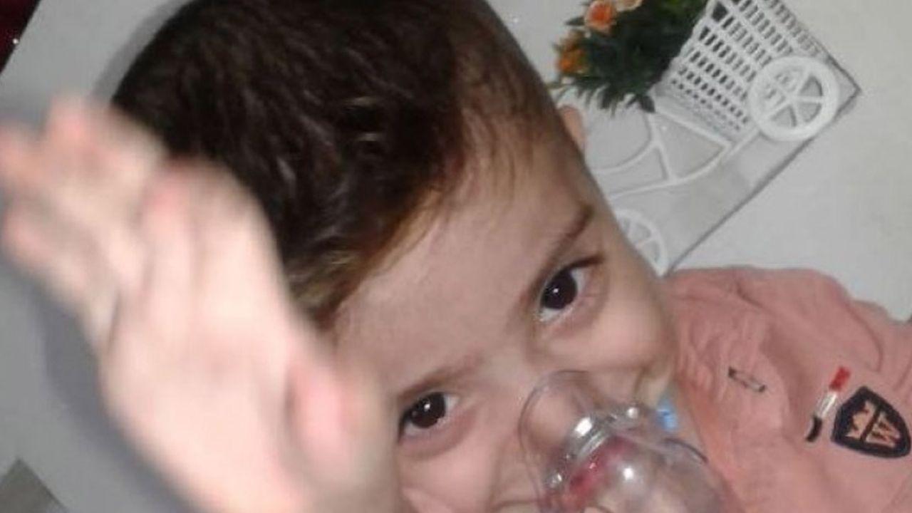 Silopi'de elektrik kesilince solunum cihazına bağlı 4 yaşındaki Ali öldü