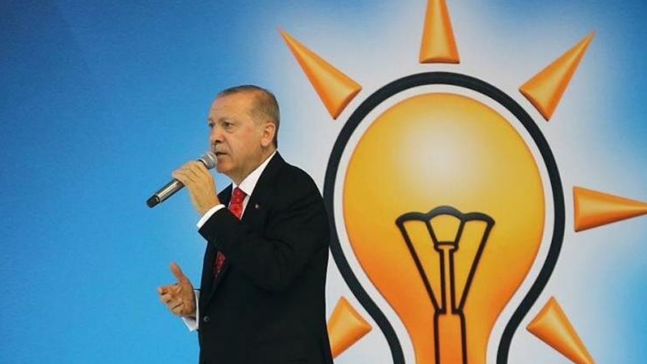 Aydın'da yüzlerce kişi AKP’den istifa etti