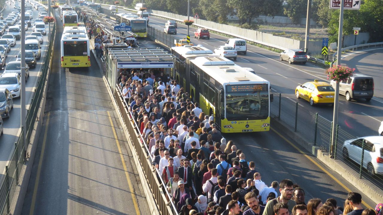 İstanbul’da toplu ulaşıma yüzde 40 zam yapıldı