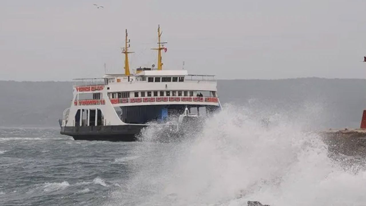 Bozcaada ve Gökçeada'da feribot seferleri iptal edildi