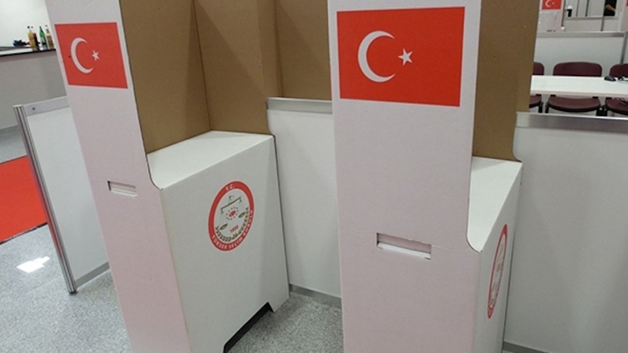 AKP'den 'seçimde parmak boyasına' itiraz