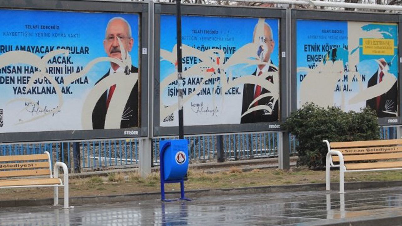 CHP'nin reklam panolarına saldırı