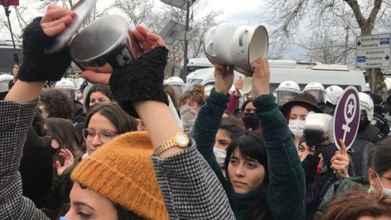 Kadıköy'de kadınlardan zam protestosu