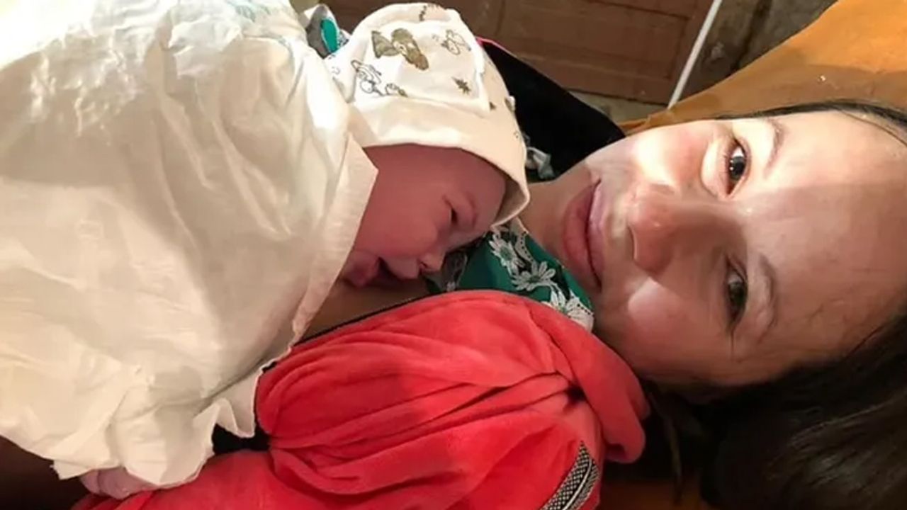 Bomba ve silah seslerinde doğum: Kiev metrosunda bir bebek dünyaya geldi