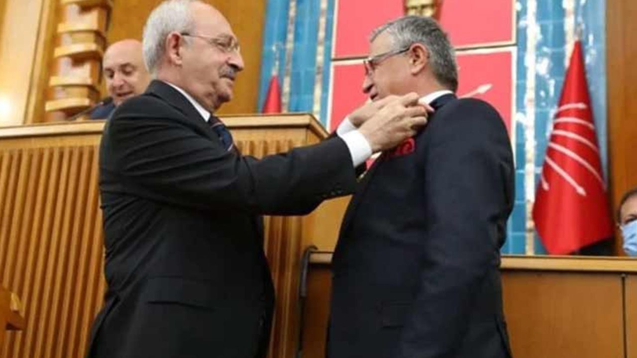 Kemer Belediyesi CHP'ye geçti; başkana rozeti Kılıçdaroğlu taktı