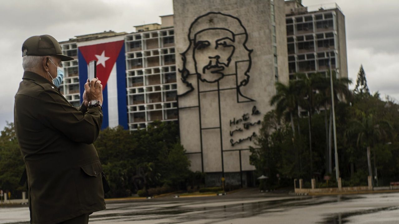 Küba: Rusya NATO tehdidi karşısında savunmasız kalamazdı
