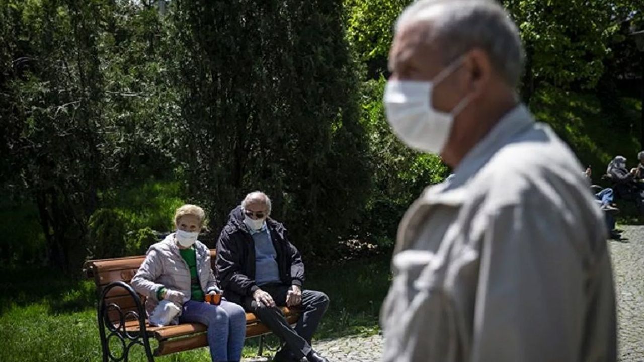 Prof. Dr. Müftüoğlu: Omicron da yakaladığı yaşlıları pek affetmiyor maalesef