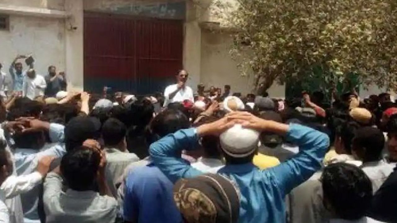 'Kuran'a saygısızlık ettiği' iddia edilen adam taşlanarak öldürüldü