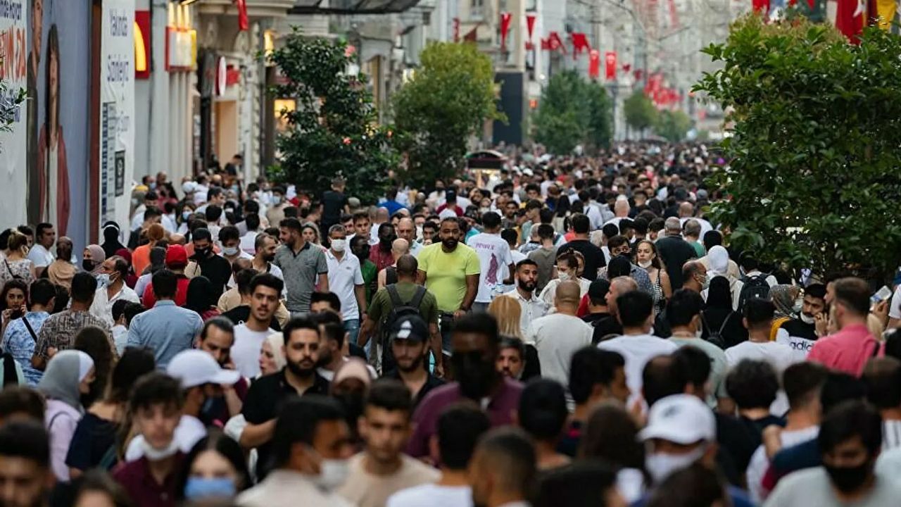 TÜİK'ten 'Yaşam Memnuniyeti' anketi: 'Bir yıl sonra daha kötü olacak' diyenlerde rekor artış