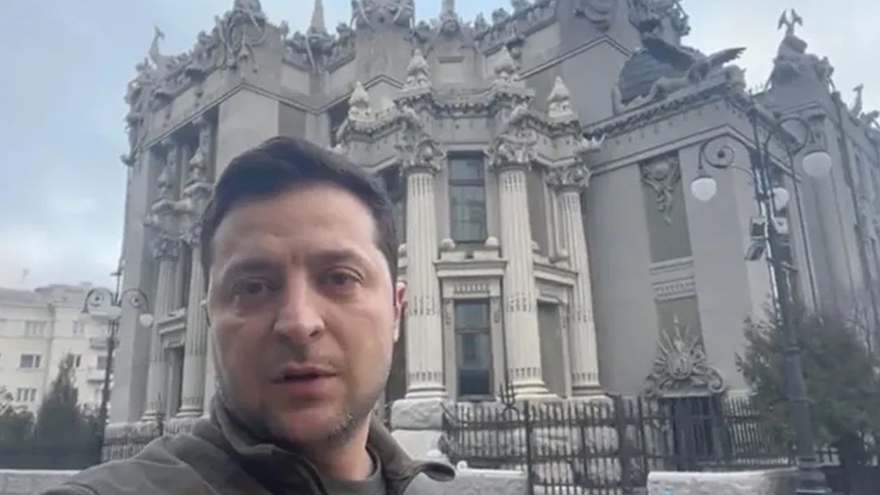 Zelenski, Kiev sokaklarında çektiği video ile yalanladı: Devletimizi savunacağız