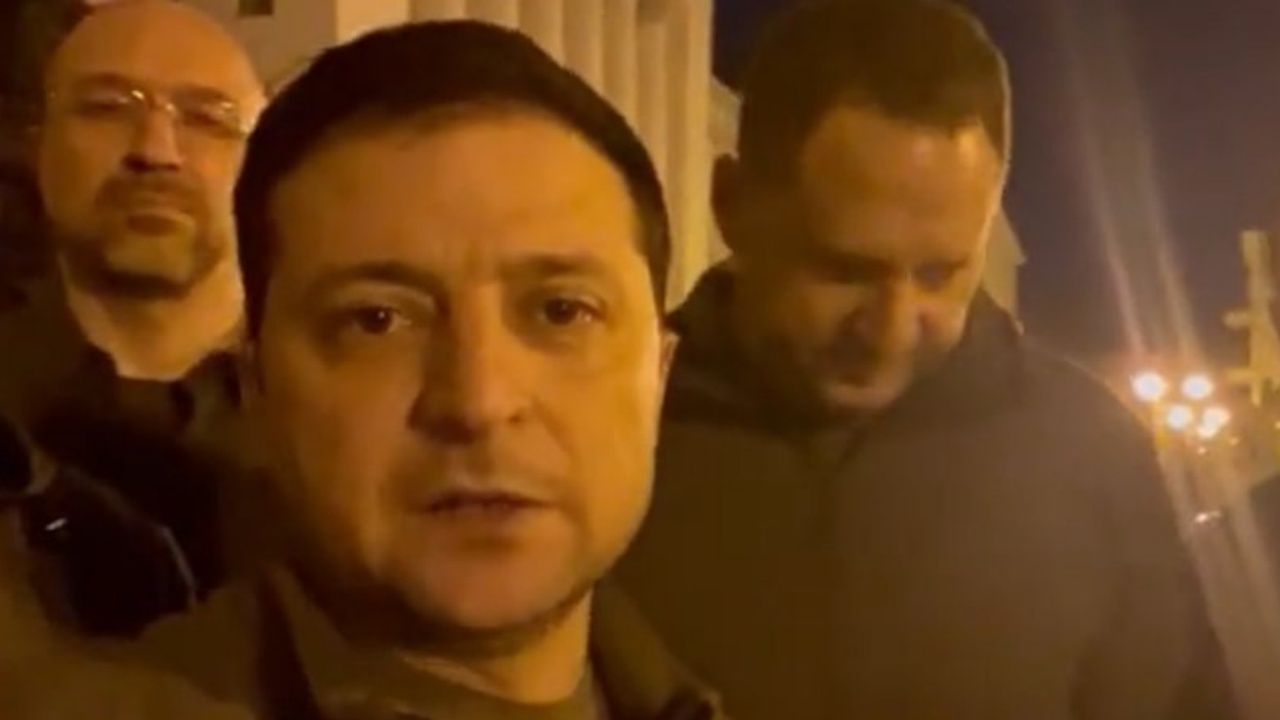 Zelenskiy darbe çağrısı yapan Putin'e sokaktan yanıt verdi