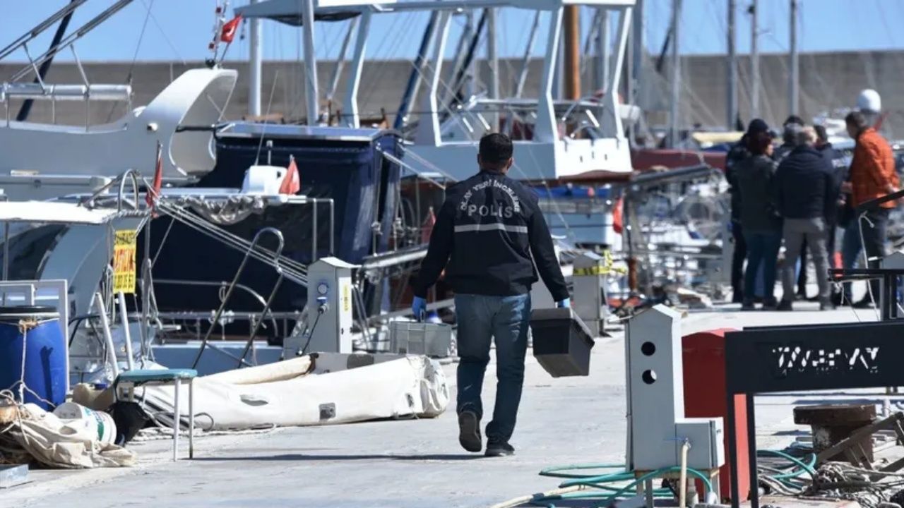 Hollanda vatandaşı Antalya'da yaşadığı teknede ölü bulundu