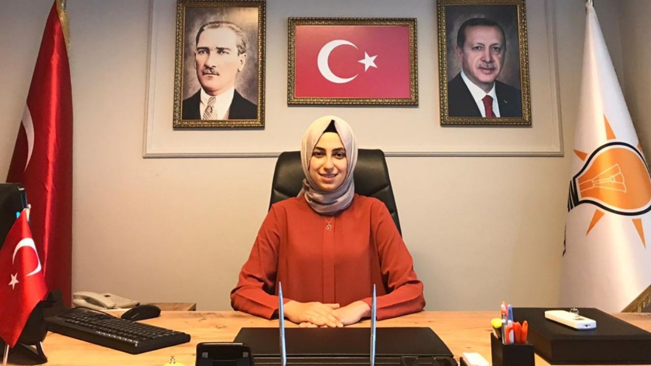 AKP İBB Meclis Üyesi Amine Kaba istifa etti
