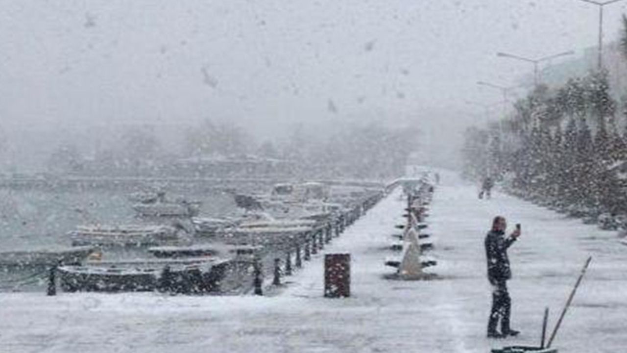 Meteoroloji tarih vererek uyardı: İstanbul'a kar geliyor