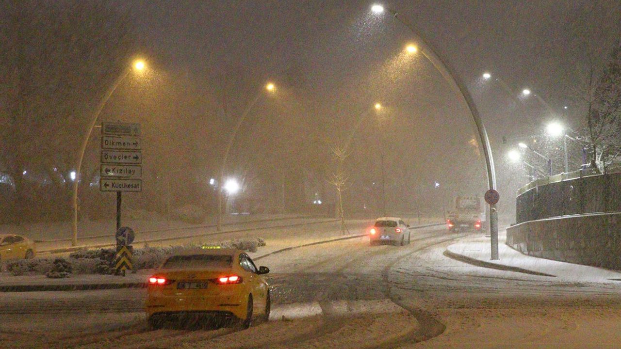 Kar başladı: Meteoroloji’den İstanbul’a uyarı