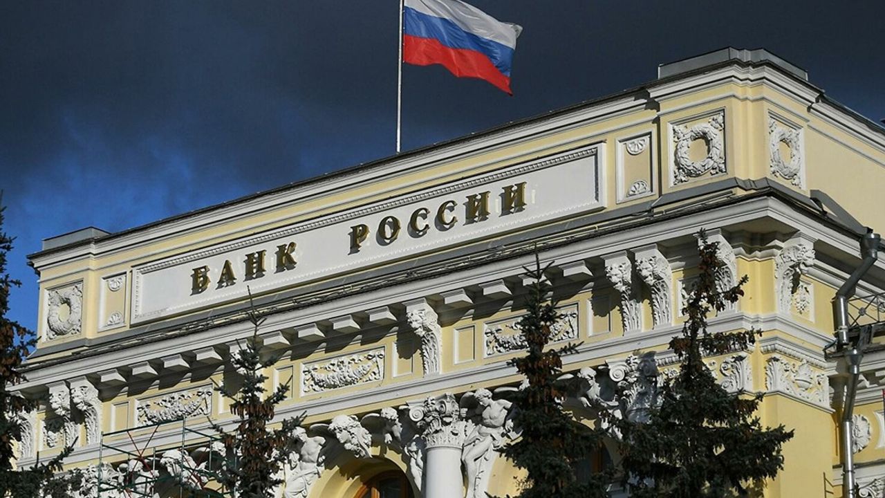 Rusya Merkez Bankası, 9 Eylül'e kadar döviz satışlarını askıya aldı