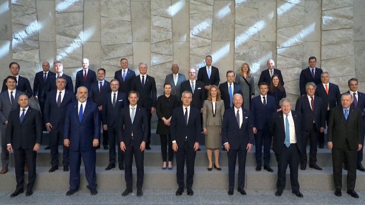 NATO Liderler Zirvesi başladı; aile fotoğrafı çekildi